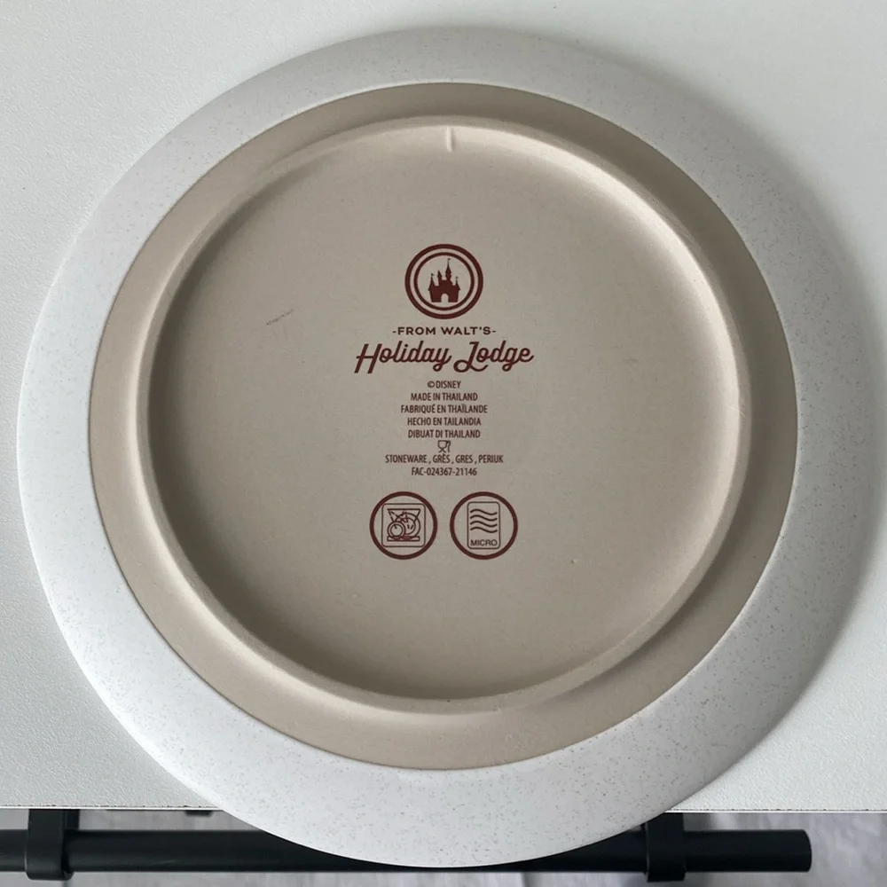 Disney Parks Walt’s Holiday Lodge Collection set of 4 salad plates - Picture 9 of 11